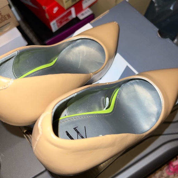 Heels - Picture 5 of 12